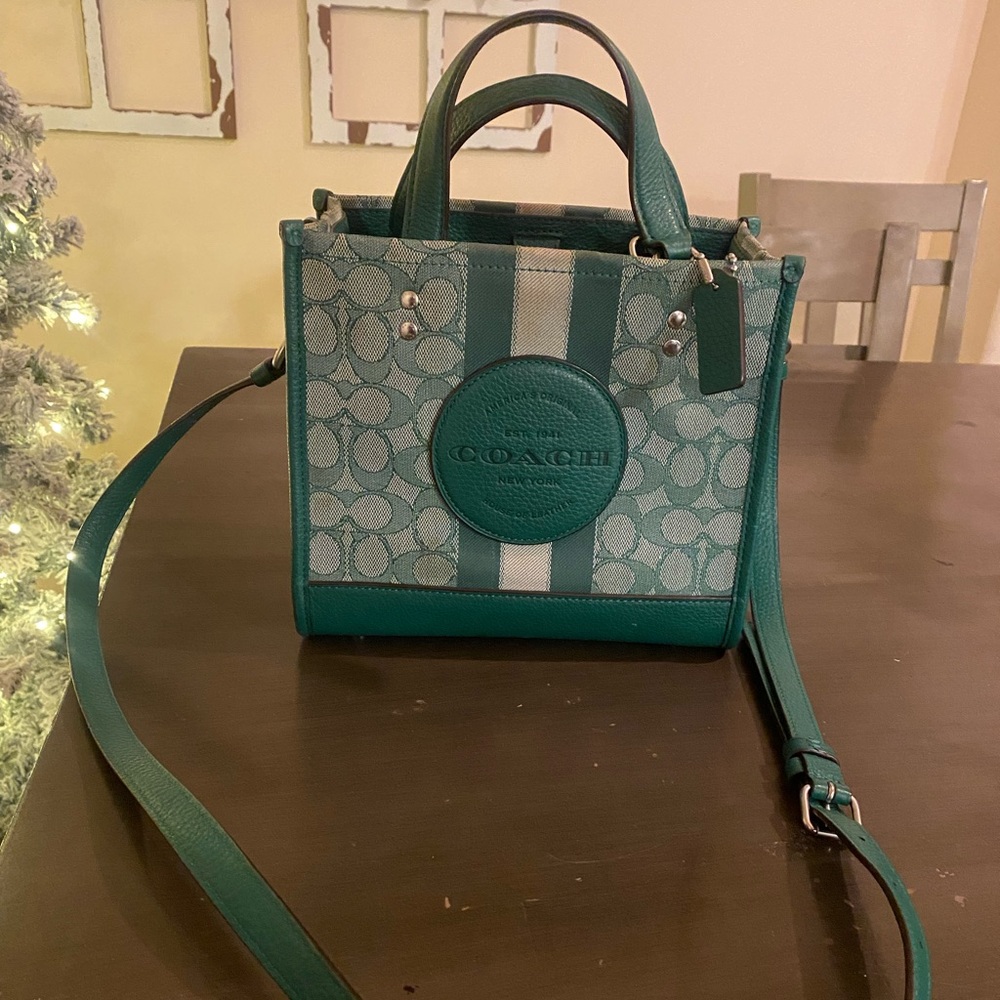 Coach Dempsey Tote 22 in Signature Jacquard with Stripe and coach patch